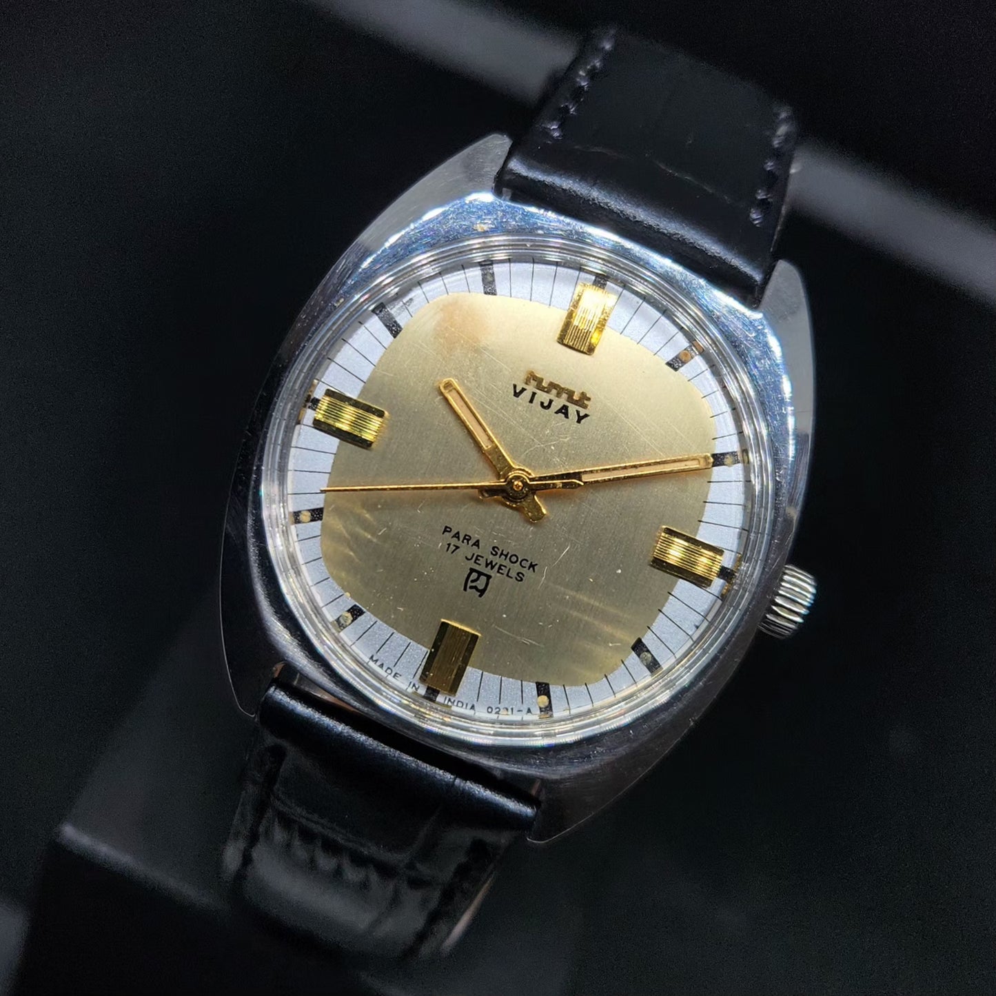 Vintage Original HMT Vijay Hand Winding 17 Jewels Gold Face Men's Wrist Watch HM94