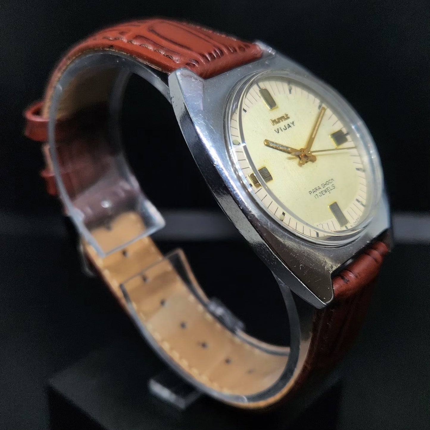 Vintage Original HMT Vijay Hand Winding 17 Jewels Gold Face Men's Wrist Watch HM97