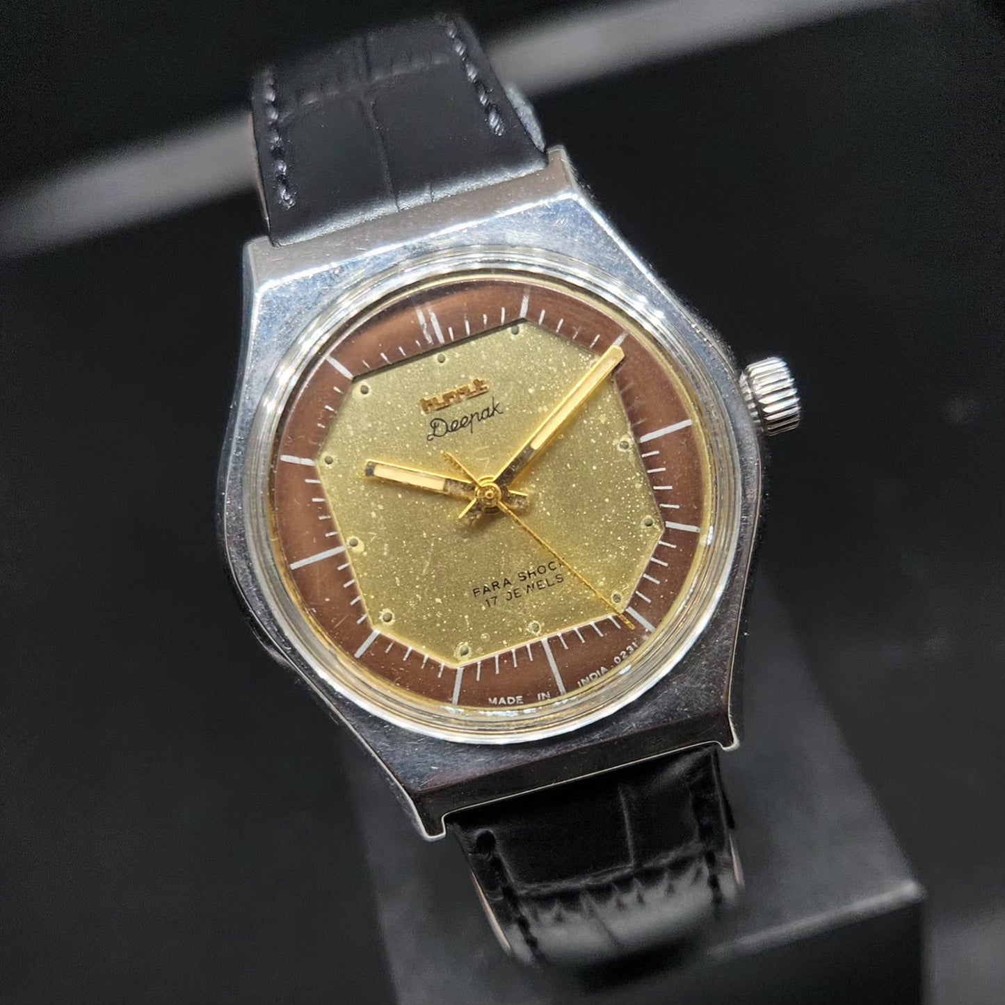 Vintage Original HMT Deepak Hand Winding 17 Jewels Gold Face Men's Wrist Watch HM136