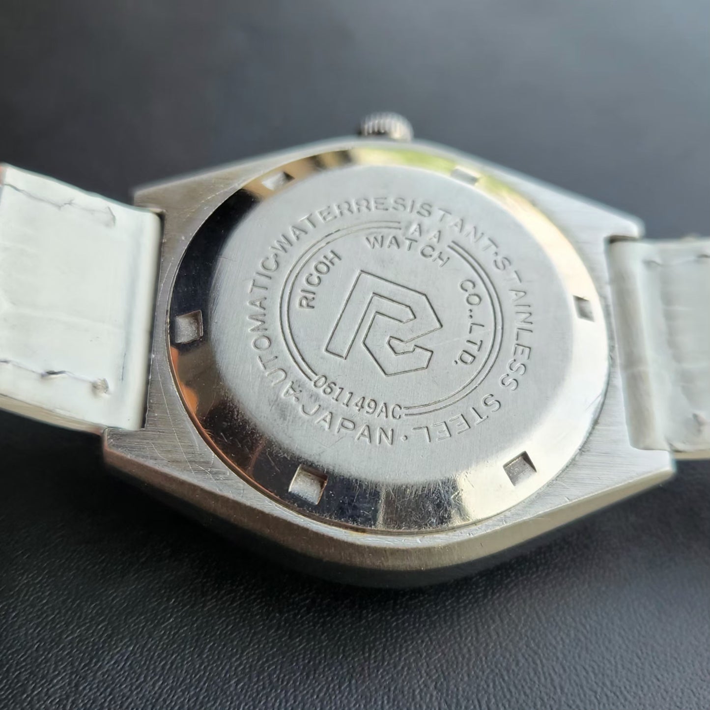 Vintage Ricoh R31 Automatic White Face New Strap 21 Jewels Day-Date Men's Wrist Watch R92