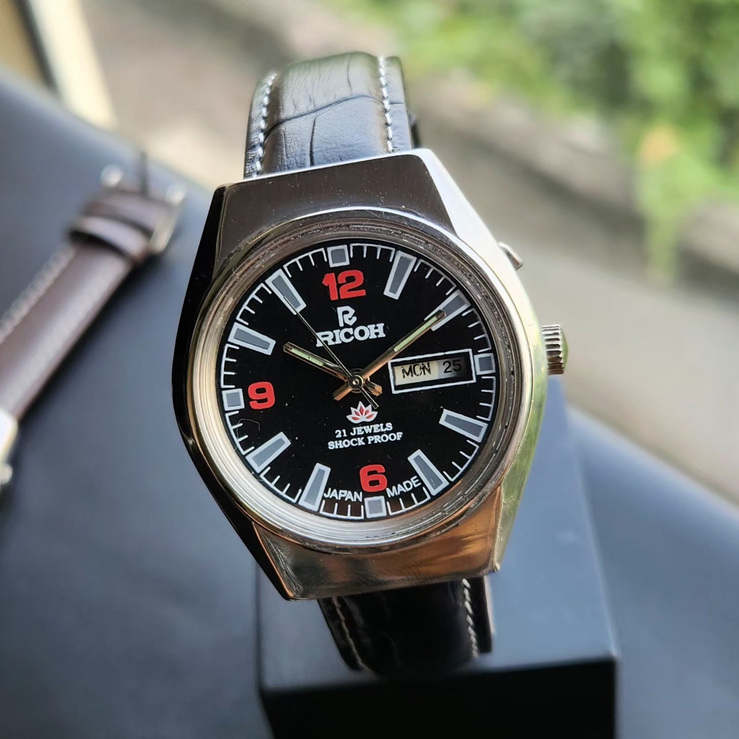 Vintage Ricoh R31 Automatic Black Face New Strap 21 Jewels Day-Date Men's Wrist Watch R94