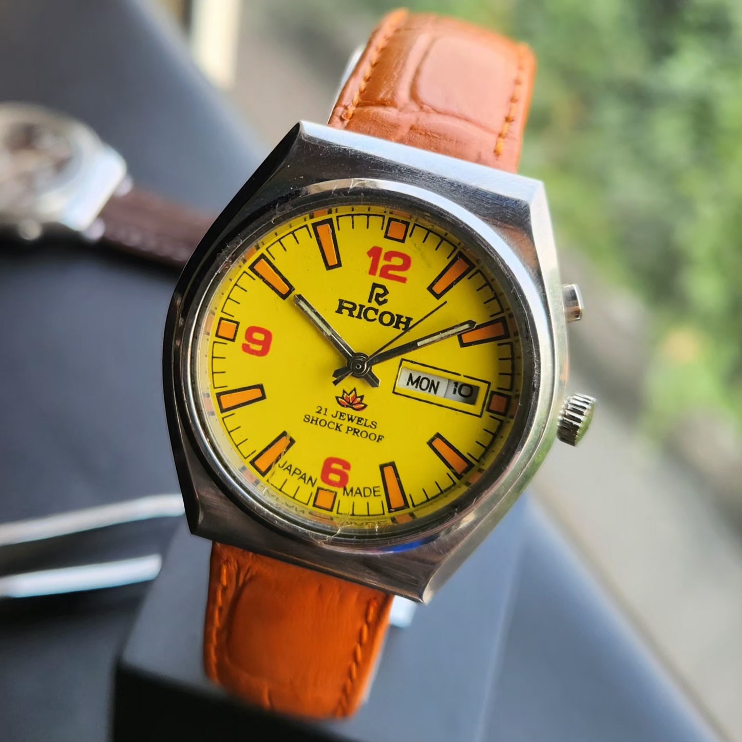 Vintage Ricoh R31 Automatic Yellow Face New Strap 21 Jewels Day-Date Men's Wrist Watch R98