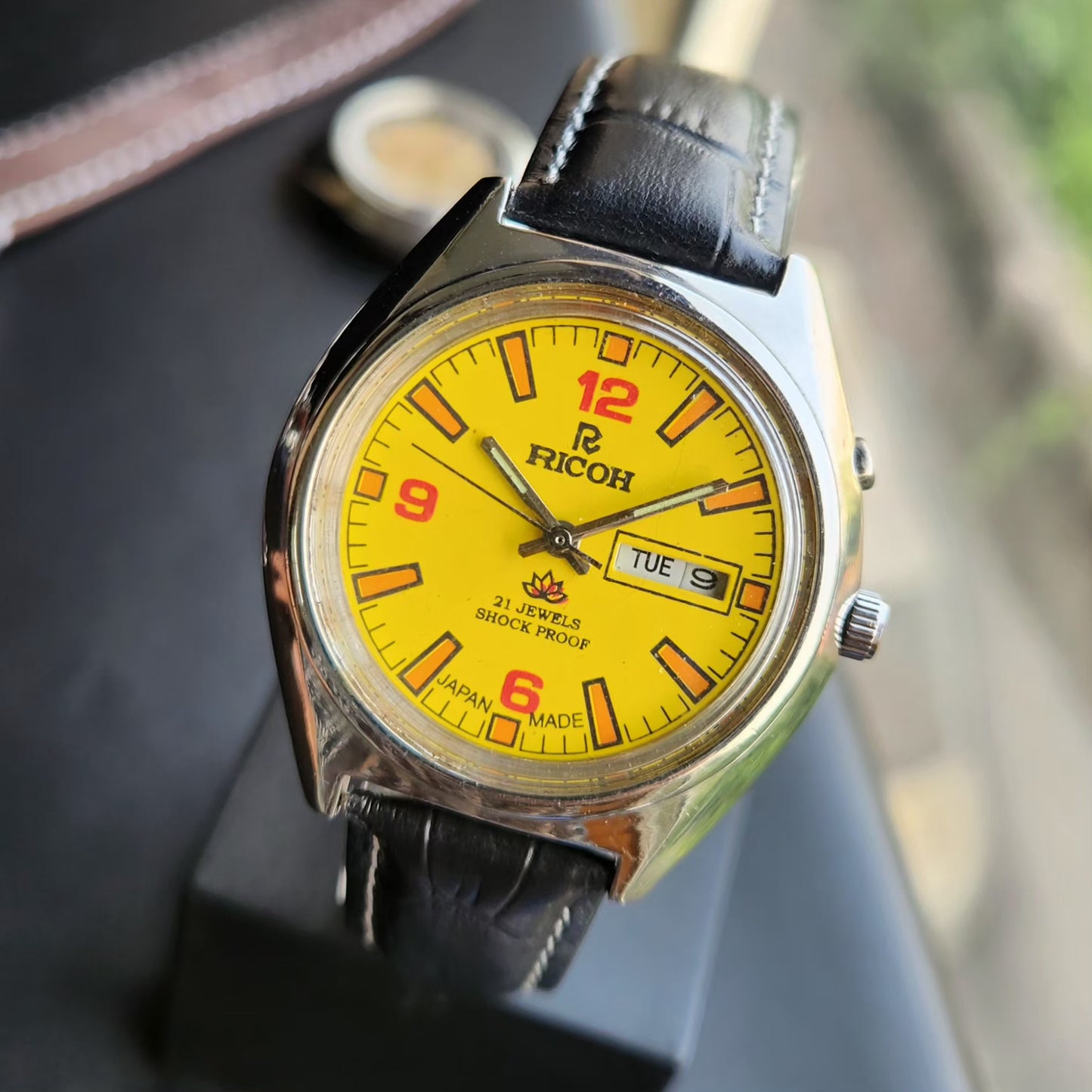 Vintage Ricoh R31 Automatic Yellow Face New Strap 21 Jewels Day-Date Men's Wrist Watch R105
