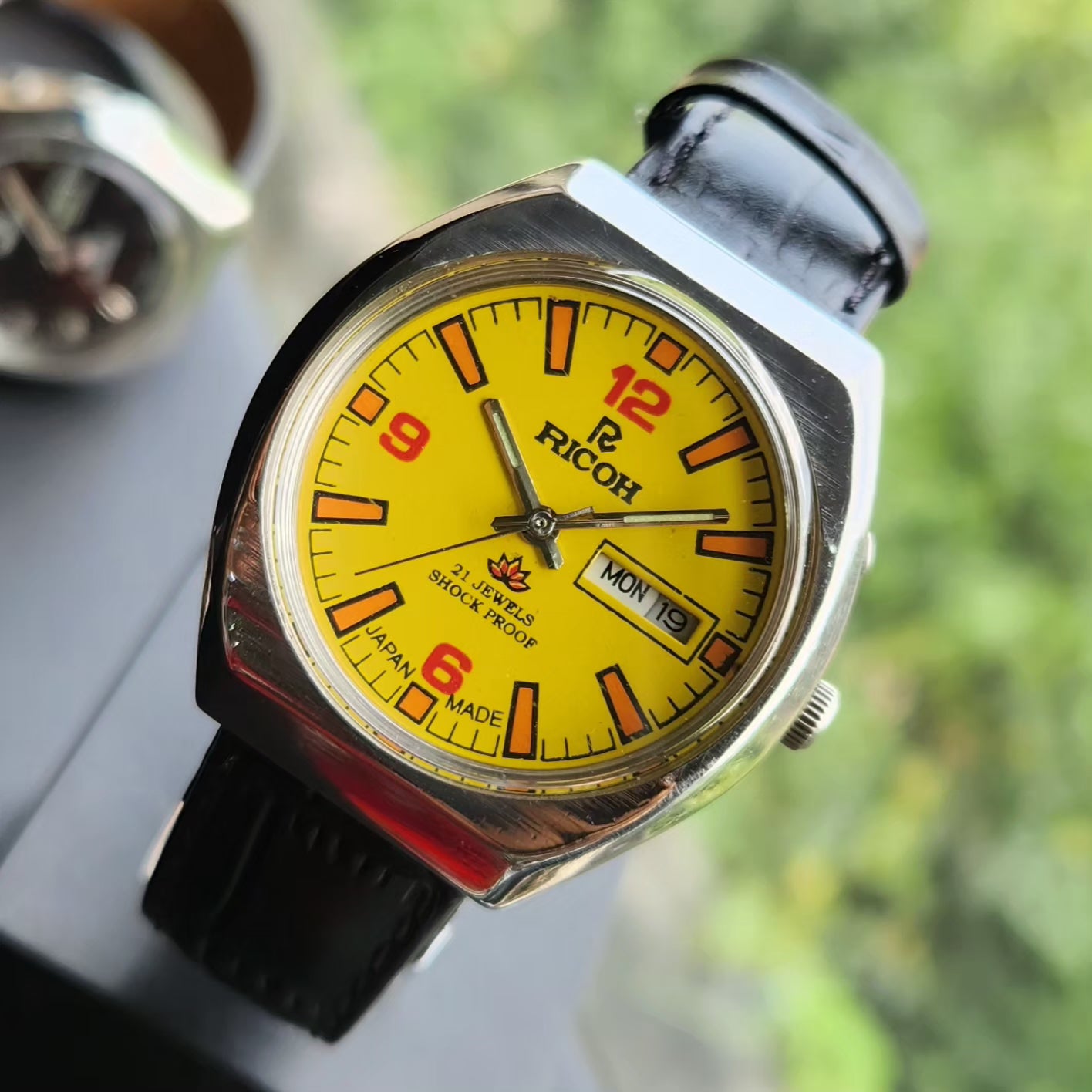 Vintage Ricoh R31 Automatic Yellow Face New Strap 21 Jewels Day-Date Men's Wrist Watch R111