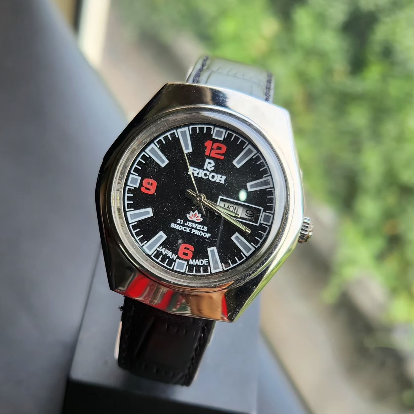 Vintage Ricoh R31 Automatic Black Face New Strap 21 Jewels Day-Date Men's Wrist Watch R112