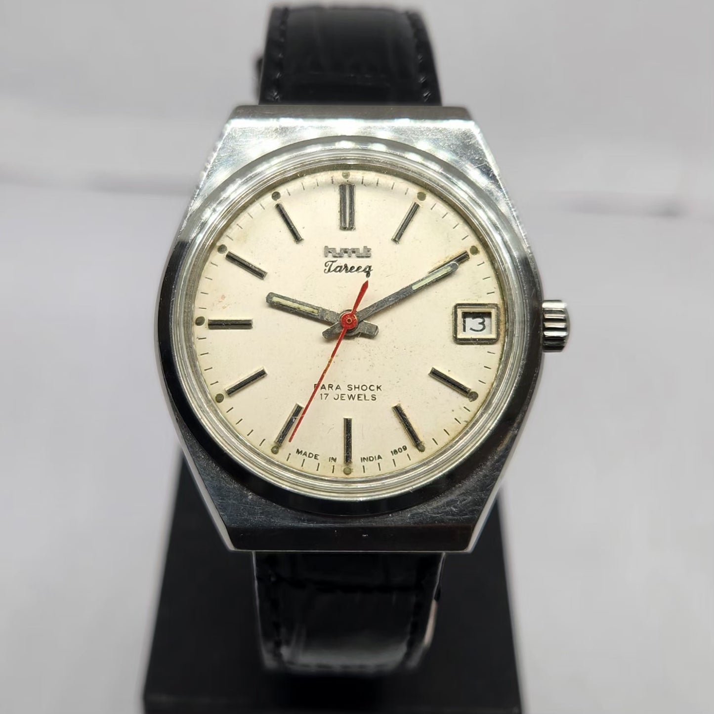 Vintage Original HMT Tareeq Hand Winding 17 Jewels Off White Face Date Men's Wrist Watch HM131