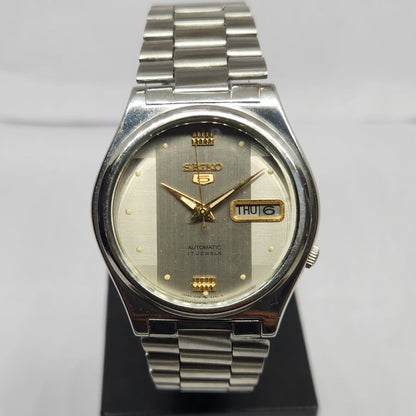 Vintage 1985 Original Seiko 5 Automatic 7009-3171 Grey Face 17 Jewels Day-Date Japanese Men's Wrist Watch SA70