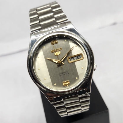 Vintage 1985 Original Seiko 5 Automatic 7009-3171 Grey Face 17 Jewels Day-Date Japanese Men's Wrist Watch SA70