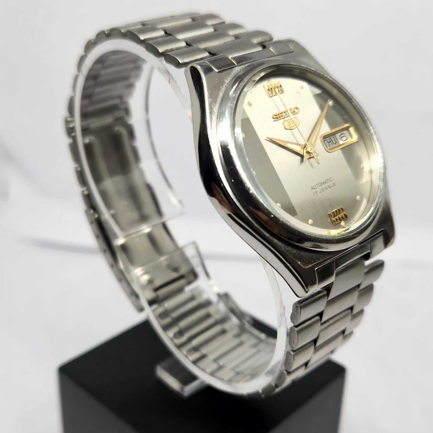Vintage 1985 Original Seiko 5 Automatic 7009-3171 Grey Face 17 Jewels Day-Date Japanese Men's Wrist Watch SA70