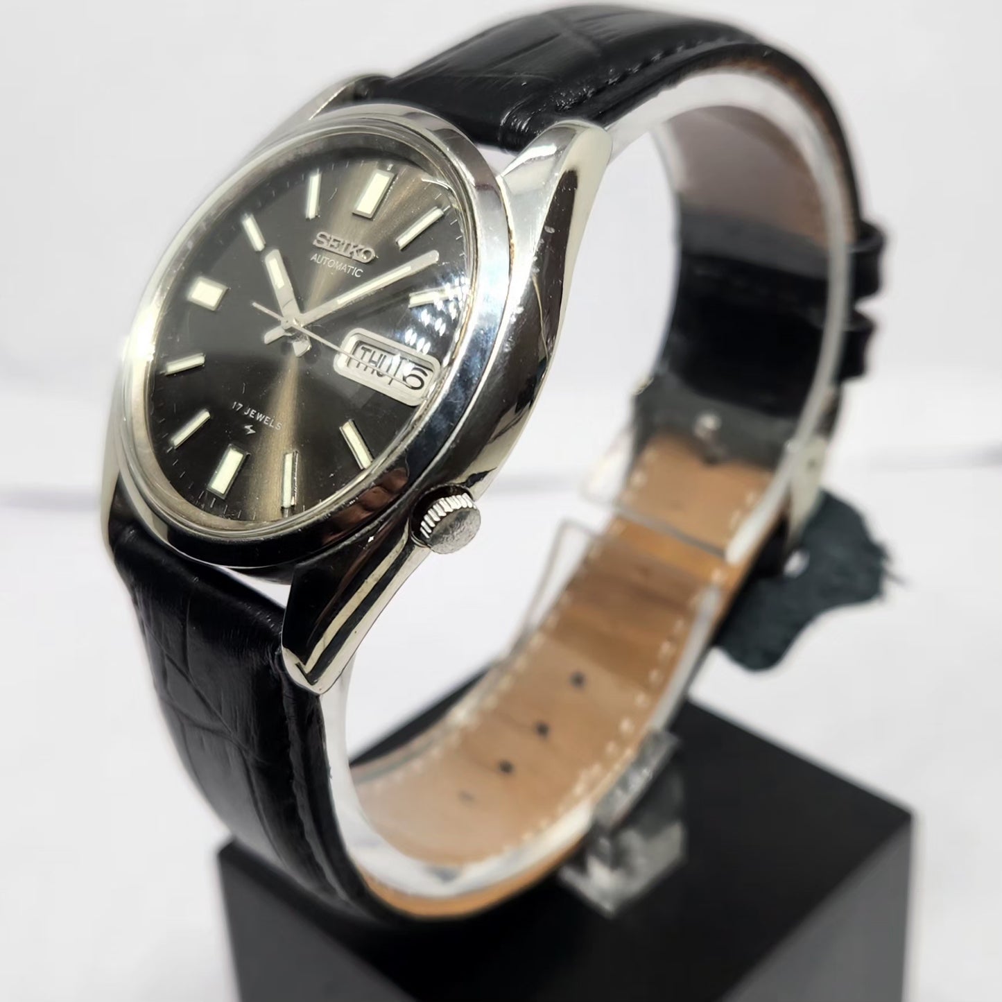 Vintage 1981 Original Seiko 5 Automatic 7009-821J Black Face 17 Jewels Day-Date Japanese Men's Wrist Watch SA71