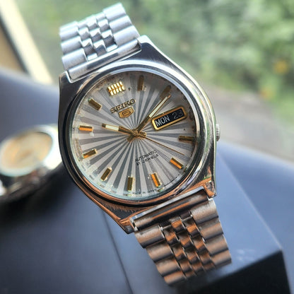 Vintage 1997 Original Seiko 5 Automatic 7s26-3170 Silver Face 17 Jewels Day-Date Japanese Men's Wrist Watch SK01