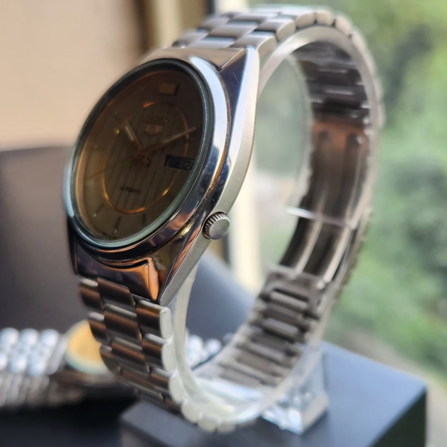 Vintage 1976 Original Seiko 5 Automatic 7009-3040 Gold Face 17 Jewels Day-Date Japanese Men's Wrist Watch SK03