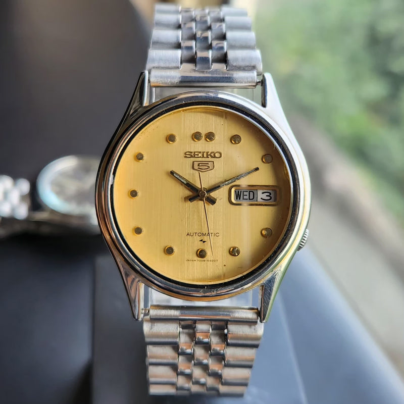 Vintage 1977 Original Seiko 5 Automatic 7009-5911 Gold Face 17 Jewels Day-Date Japanese Men's Wrist Watch SK06