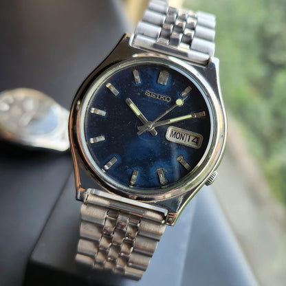 Vintage 1980 Original Seiko 5 Automatic 7009-3171 Blue Face 17 Jewels Day-Date Japanese Men's Wrist Watch SK08