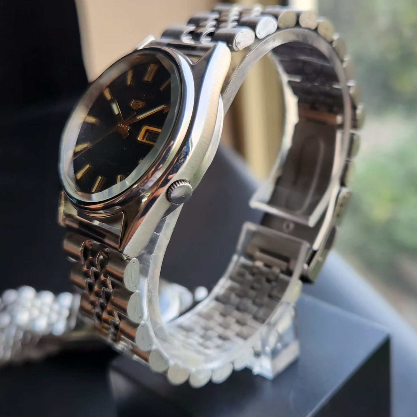 Vintage 1981 Original Seiko 5 Automatic 7009-8001 Black Face 17 Jewels Day-Date Japanese Men's Wrist Watch SK09
