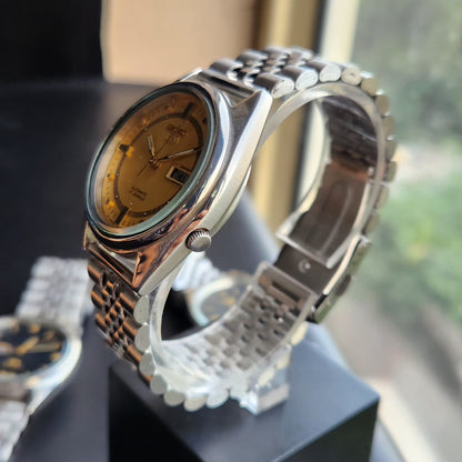 Vintage 1983 Original Seiko 5 Automatic 7009-8740 Gold Face 17 Jewels Day-Date Japanese Men's Wrist Watch SK12