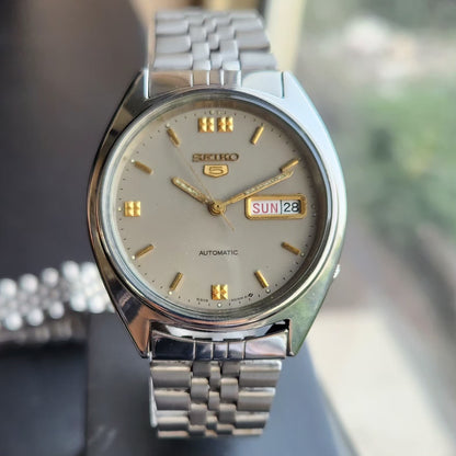 Vintage 1976 Original Seiko 5 Automatic 6309-8840 Grey Face 17 Jewels Day-Date Japanese Men's Wrist Watch SK16