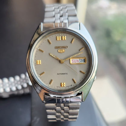 Vintage 1976 Original Seiko 5 Automatic 6309-8840 Grey Face 17 Jewels Day-Date Japanese Men's Wrist Watch SK16