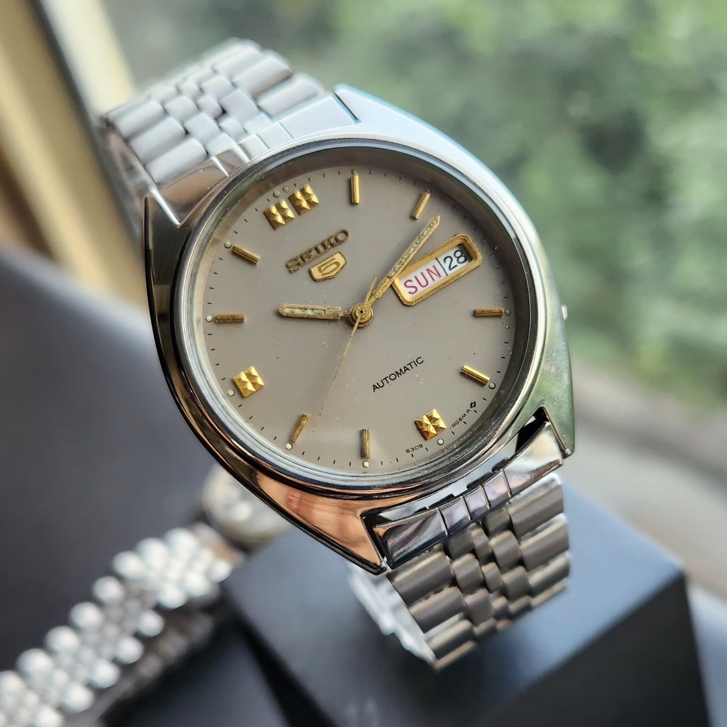 Vintage 1976 Original Seiko 5 Automatic 6309-8840 Grey Face 17 Jewels Day-Date Japanese Men's Wrist Watch SK16