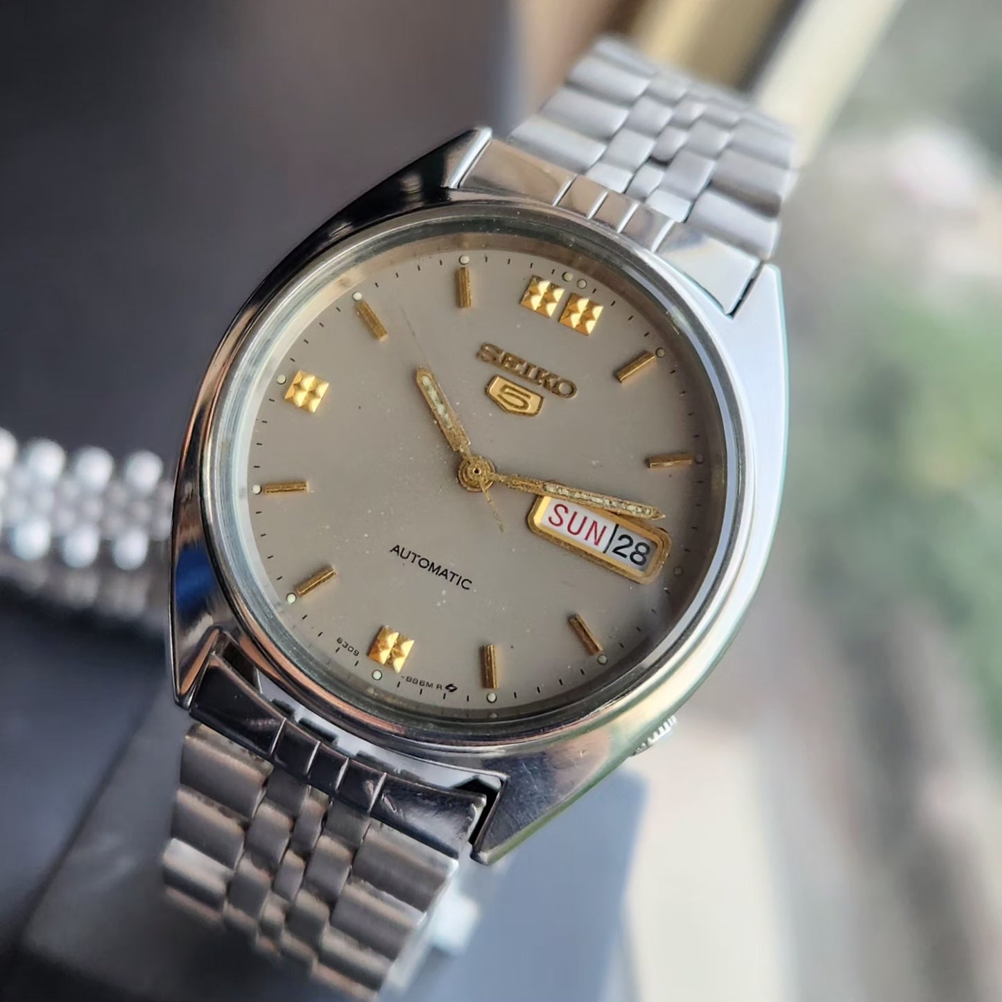 Vintage 1976 Original Seiko 5 Automatic 6309-8840 Grey Face 17 Jewels Day-Date Japanese Men's Wrist Watch SK16