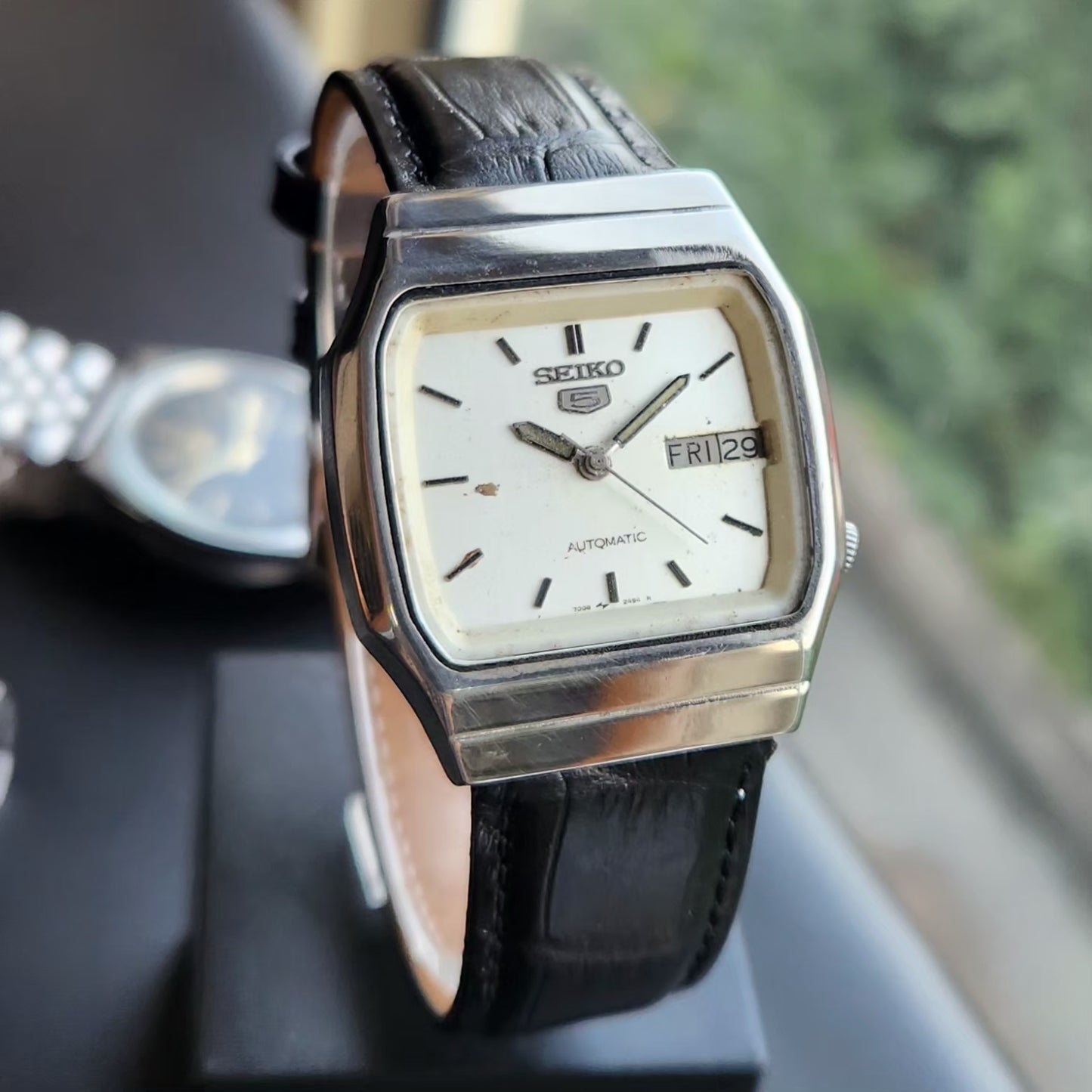 Vintage 1979 Original Seiko 5 Automatic 7009-6001 White Face 17 Jewels Day-Date Japanese Men's Wrist Watch SK19