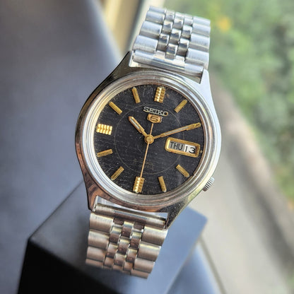 Vintage 1981 Original Seiko 5 Automatic 7009-8020 Black Face 17 Jewels Day-Date Japanese Men's Wrist Watch SK22