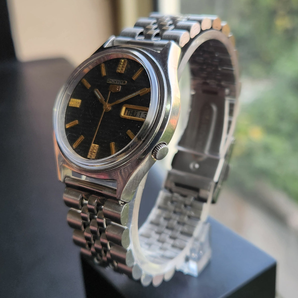 Vintage 1981 Original Seiko 5 Automatic 7009-8020 Black Face 17 Jewels Day-Date Japanese Men's Wrist Watch SK22