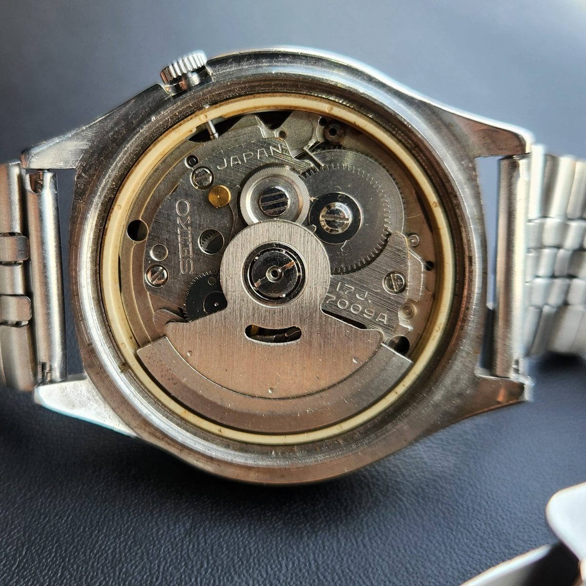 Vintage 1981 Original Seiko 5 Automatic 7009-8020 Black Face 17 Jewels Day-Date Japanese Men's Wrist Watch SK22