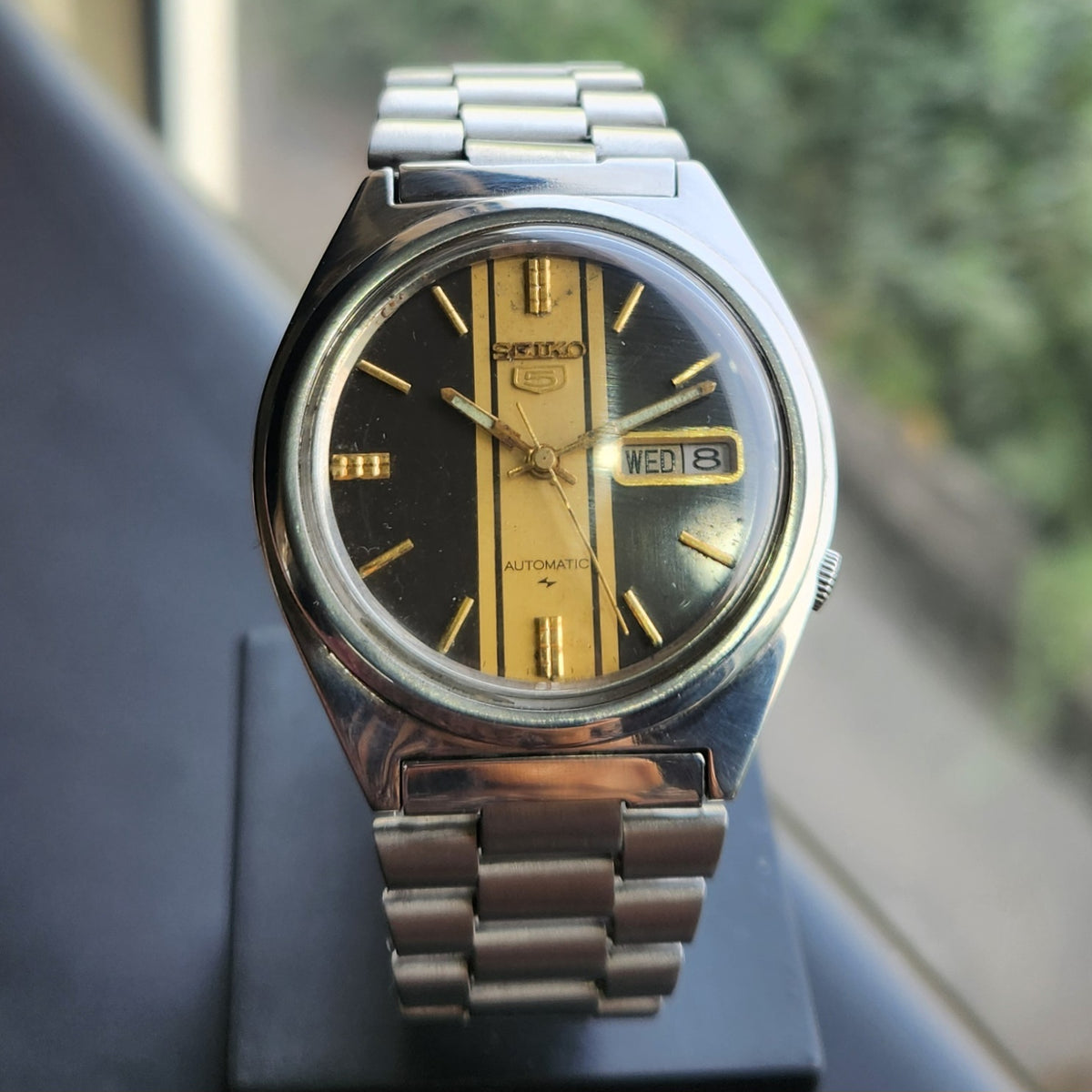 Vintage 1983 Original Seiko 5 Automatic 7009-8750 Gold Face 17 Jewels Day-Date Japanese Men's Wrist Watch SK23