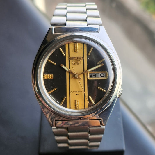 Vintage 1983 Original Seiko 5 Automatic 7009-8750 Gold Face 17 Jewels Day-Date Japanese Men's Wrist Watch SK23