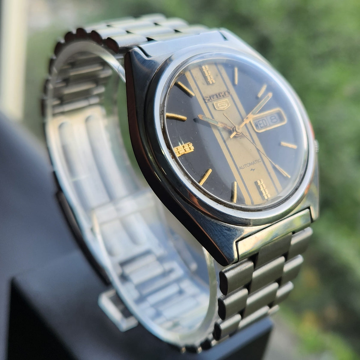 Vintage 1983 Original Seiko 5 Automatic 7009-8750 Gold Face 17 Jewels Day-Date Japanese Men's Wrist Watch SK23