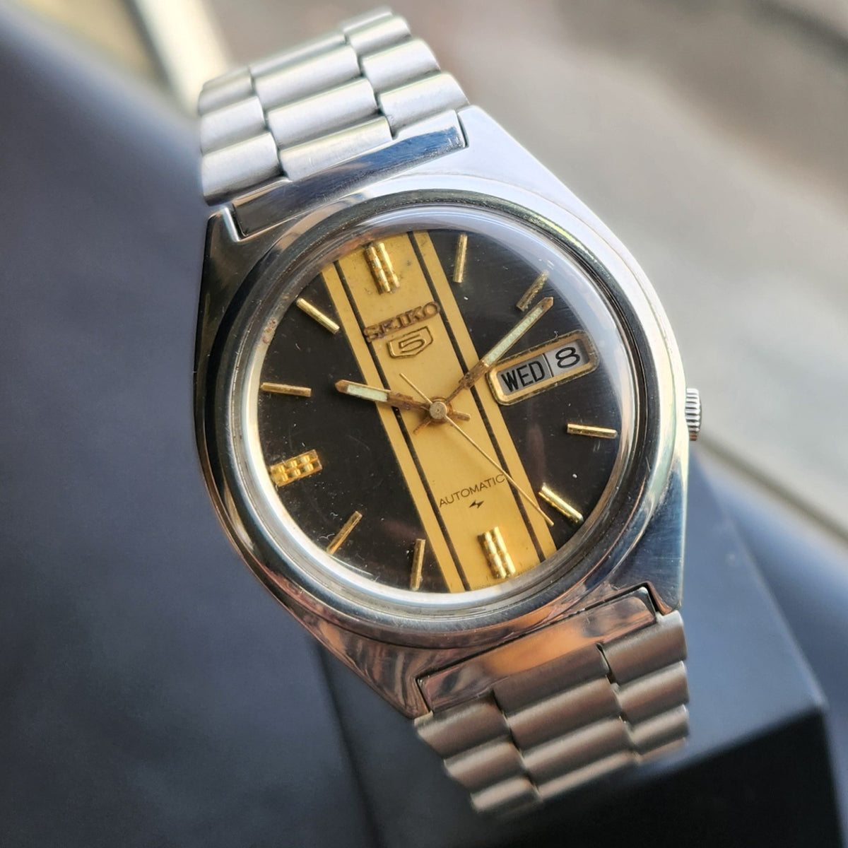 Vintage 1983 Original Seiko 5 Automatic 7009-8750 Gold Face 17 Jewels Day-Date Japanese Men's Wrist Watch SK23
