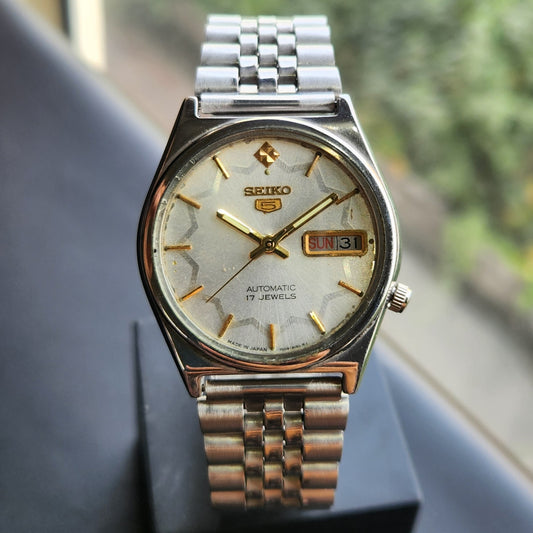 Vintage 1979 Original Seiko 5 Automatic 7009-6001 White Face 17 Jewels Day-Date Japanese Men's Wrist Watch SK25