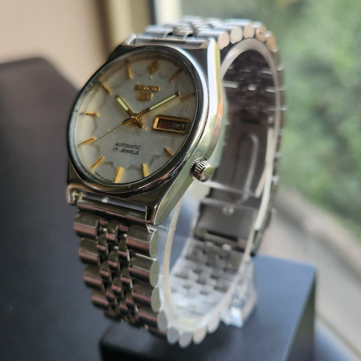 Vintage 1979 Original Seiko 5 Automatic 7009-6001 White Face 17 Jewels Day-Date Japanese Men's Wrist Watch SK25
