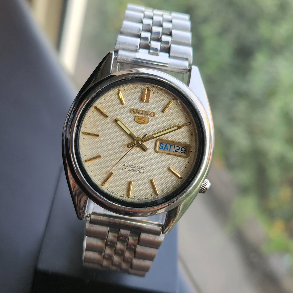 Vintage 1976 Original Seiko 5 Automatic 7009-3040 Off White Face 17 Jewels Day-Date Japanese Men's Wrist Watch SK26