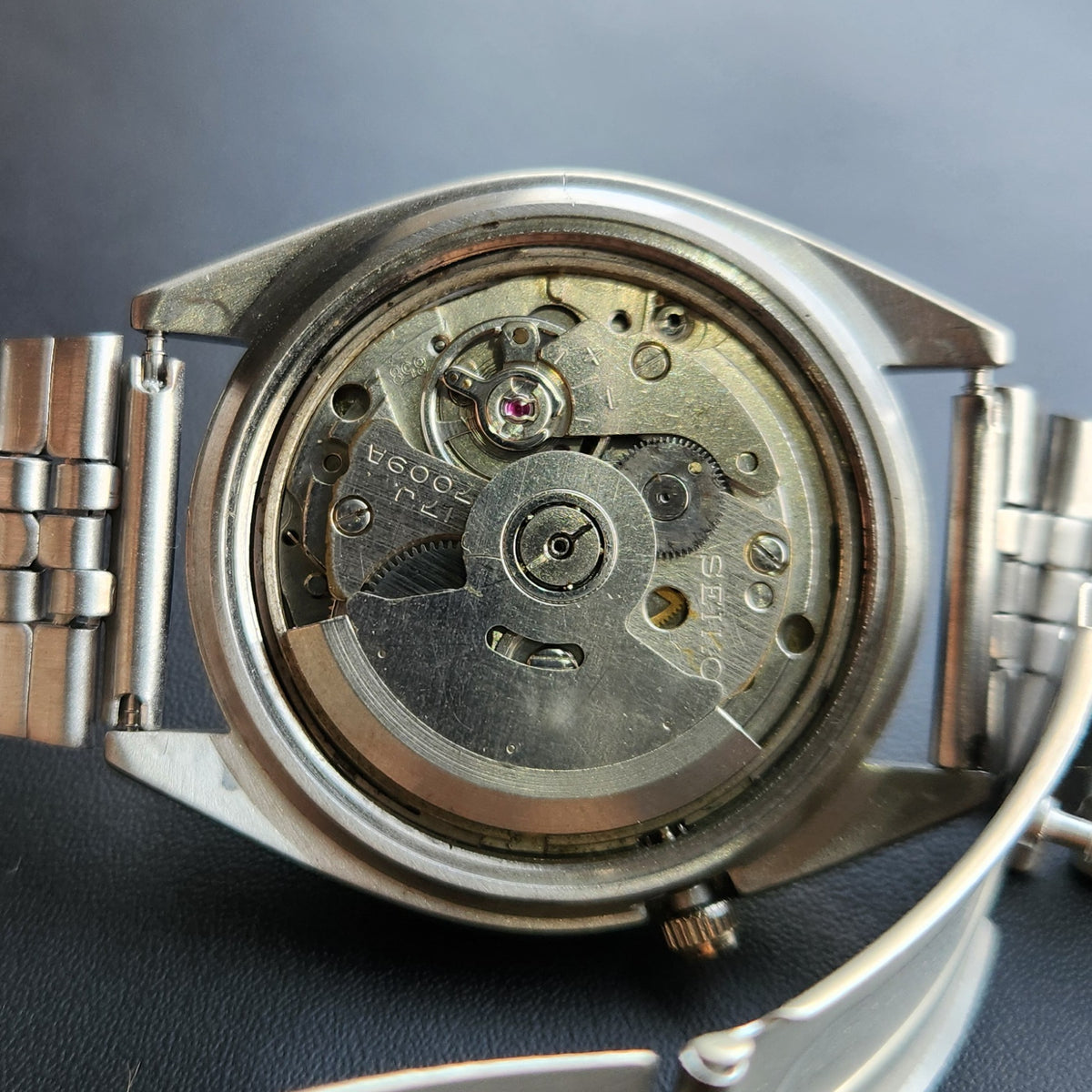 Vintage 1976 Original Seiko 5 Automatic 7009-3040 Off White Face 17 Jewels Day-Date Japanese Men's Wrist Watch SK26
