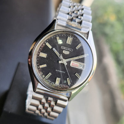 Vintage 1980 Original Seiko 5 Automatic 6309-8600 Black Face 17 Jewels Day-Date Japanese Men's Wrist Watch SK27