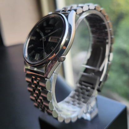 Vintage 1980 Original Seiko 5 Automatic 6309-8600 Black Face 17 Jewels Day-Date Japanese Men's Wrist Watch SK27