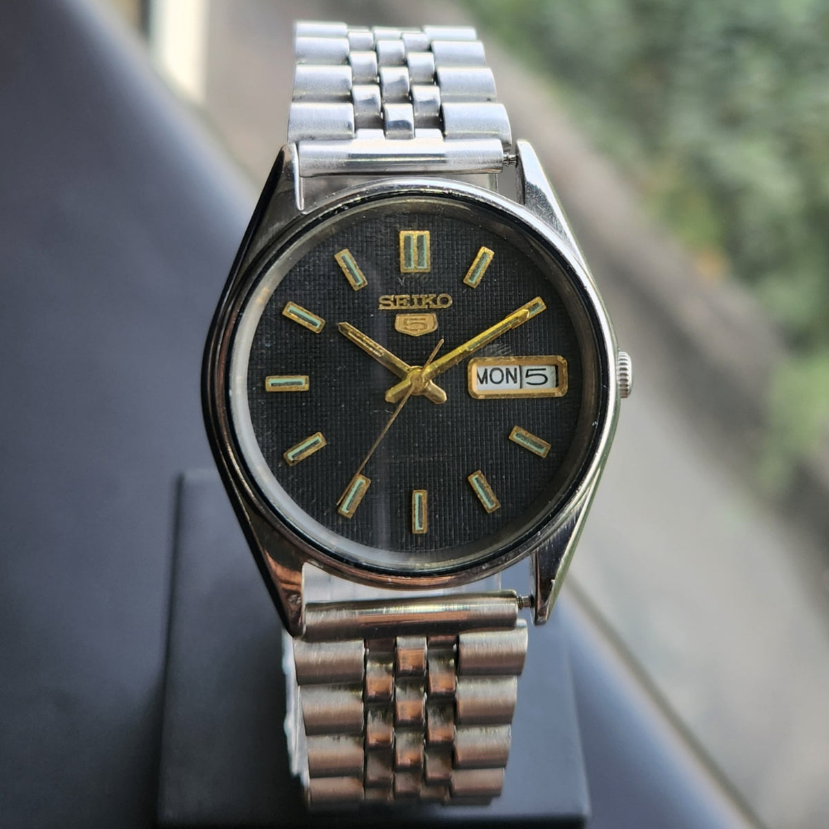 Vintage 1985 Original Seiko 5 Automatic 6309-7320 Black Face 17 Jewels Day-Date Japanese Men's Wrist Watch SK28