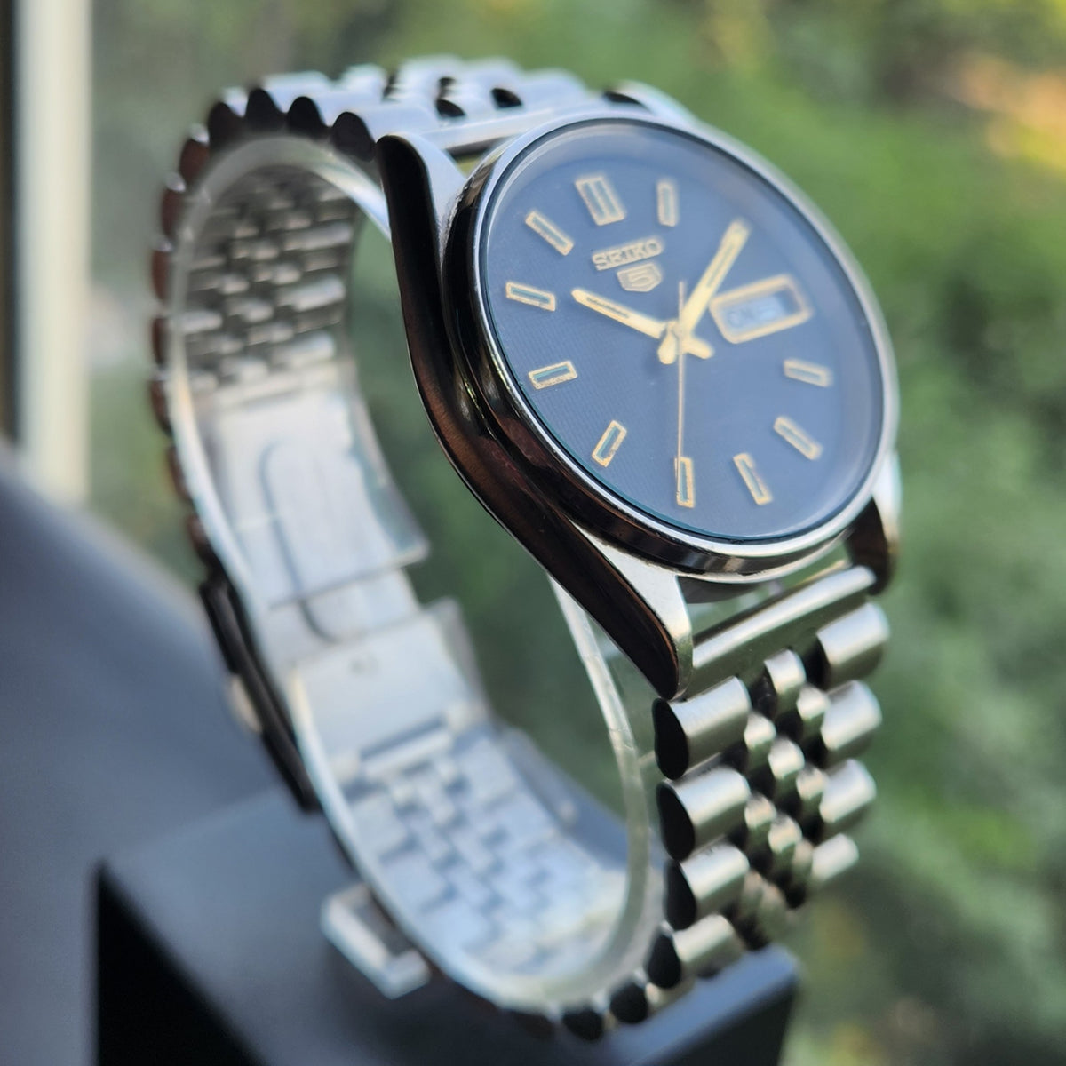 Vintage 1985 Original Seiko 5 Automatic 6309-7320 Black Face 17 Jewels Day-Date Japanese Men's Wrist Watch SK28