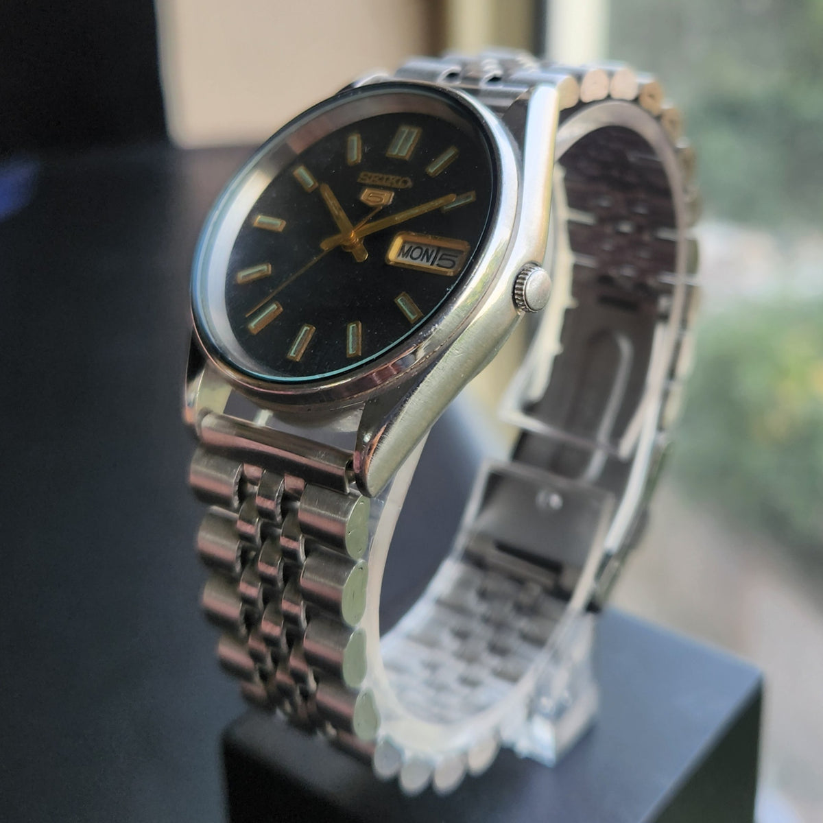 Vintage 1985 Original Seiko 5 Automatic 6309-7320 Black Face 17 Jewels Day-Date Japanese Men's Wrist Watch SK28