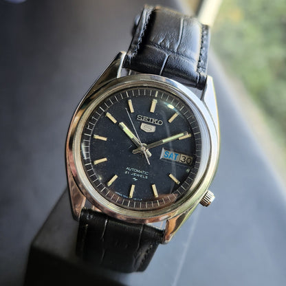 Vintage 1978 Original Seiko 5 Automatic 7009-876A Black Face 17 Jewels Day-Date Japanese Men's Wrist Watch SK31