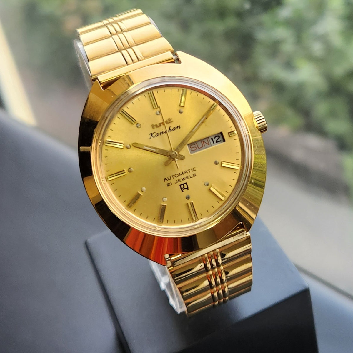 Vintage Mod HMT Kanchan Automatic 21 Jewels Glass back Gold Face Day-Date Men's Wrist Watch HK01