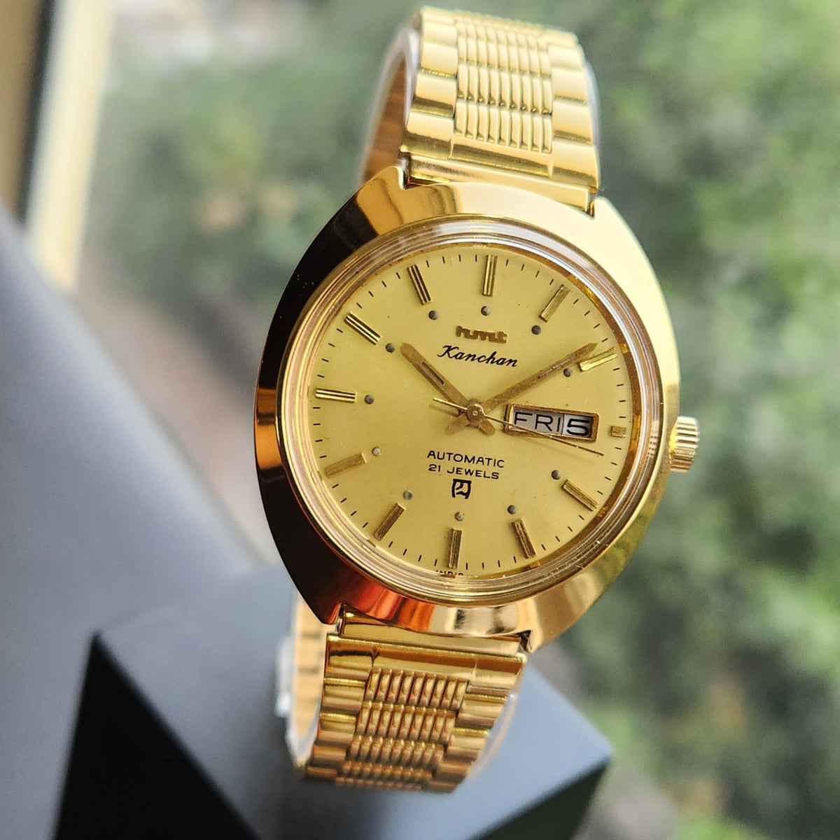 Vintage Mod HMT Kanchan Automatic 21 Jewels Glass back Gold Face Day-Date Men's Wrist Watch HK03