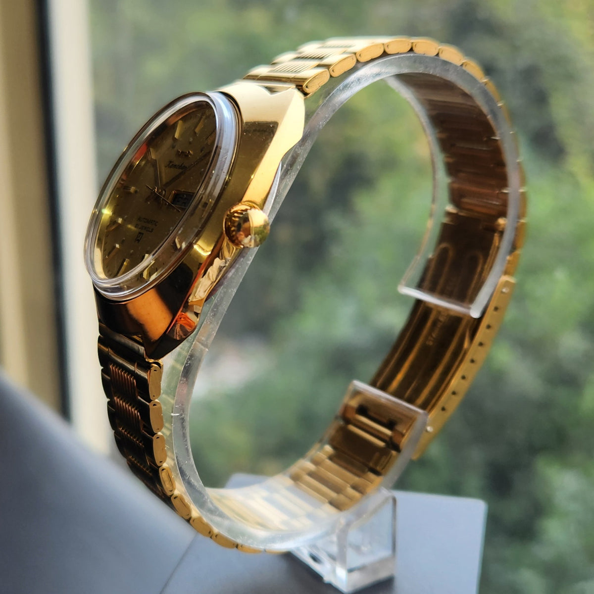 Vintage Mod HMT Kanchan Automatic 21 Jewels Glass back Gold Face Day-Date Men's Wrist Watch HK03