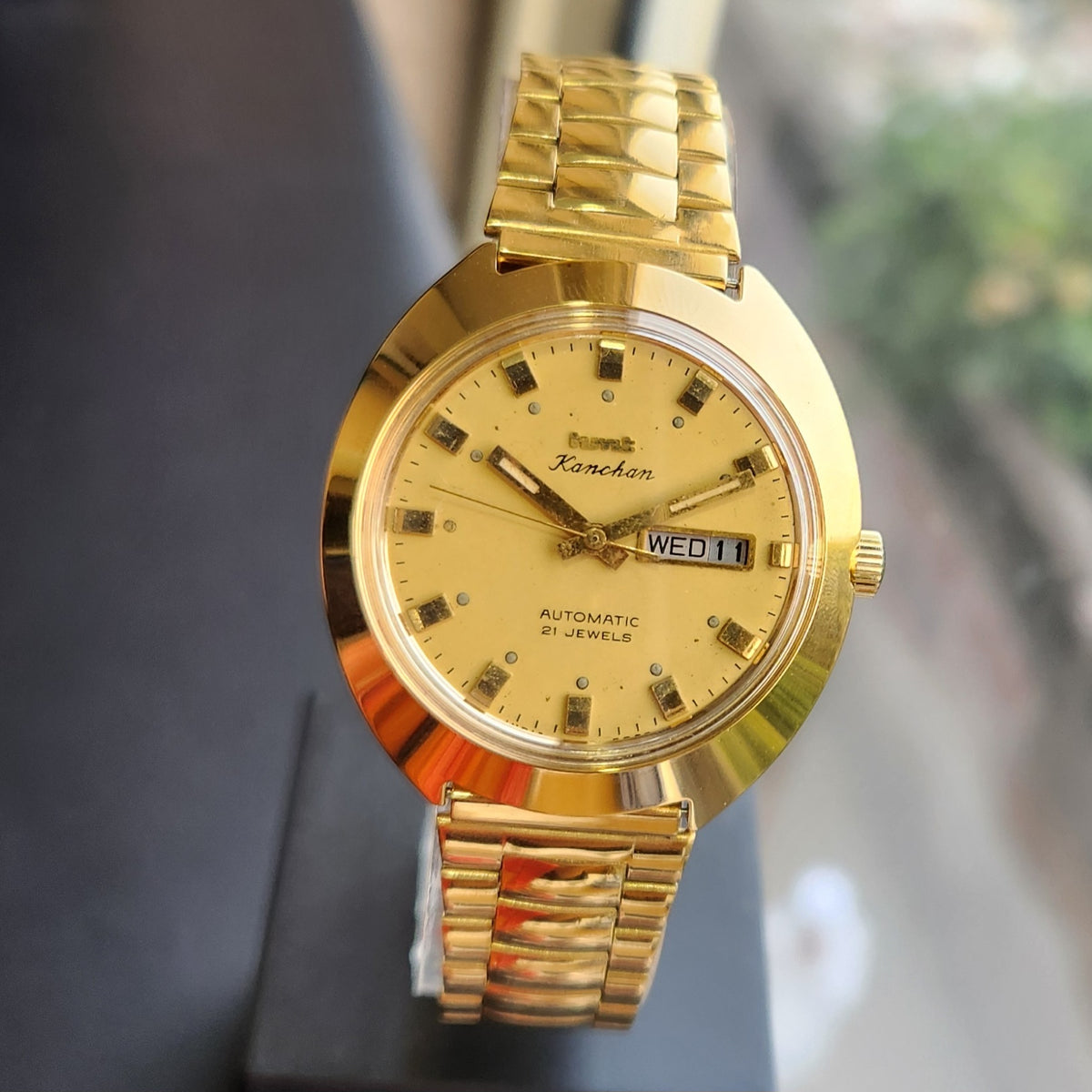 Vintage Mod HMT Kanchan Automatic 21 Jewels Glass back Gold Face Day-Date Men's Wrist Watch HK04