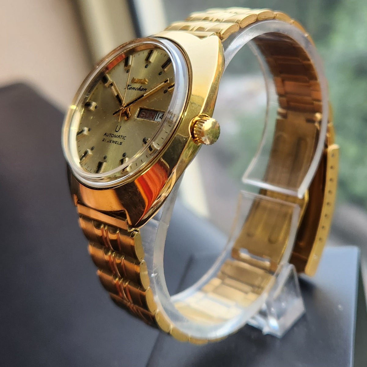 Vintage Mod HMT Kanchan Automatic 21 Jewels Glass back Gold Face Day-Date Men's Wrist Watch HK05