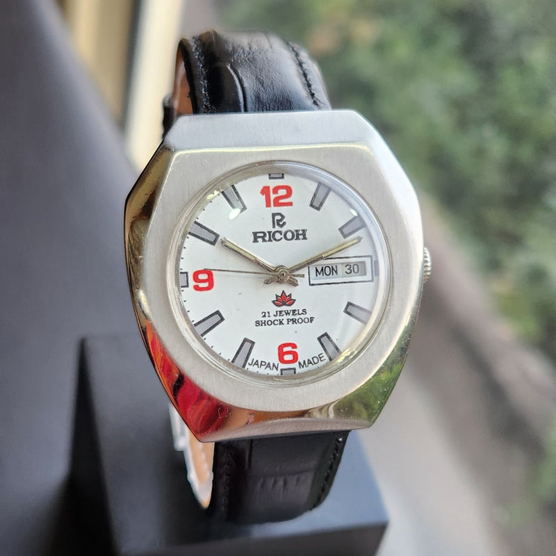 Vintage Ricoh R31 Automatic White Face New Strap 21 Jewels Day-Date Men's Wrist Watch R117