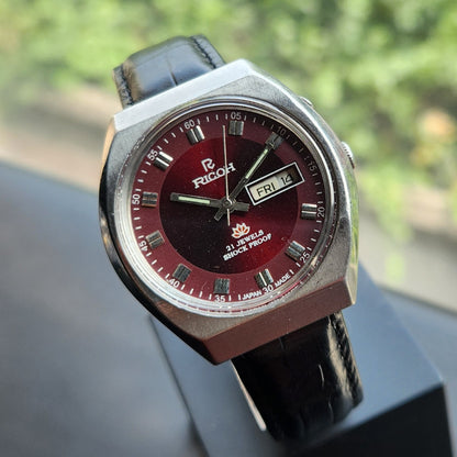 Vintage Ricoh R31 Automatic Red Face New Strap 21 Jewels Day-Date Men's Wrist Watch R120
