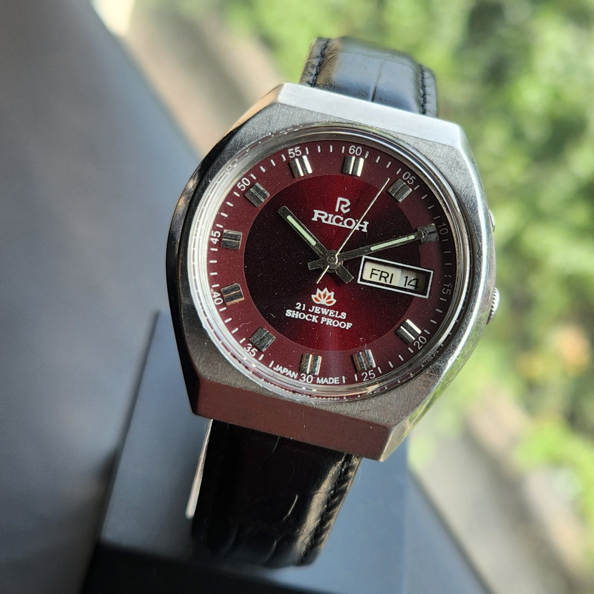Vintage Ricoh R31 Automatic Red Face New Strap 21 Jewels Day-Date Men's Wrist Watch R120